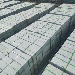 六盘水 芝麻白1.8公分火烧300*600地铺，清仓大甩卖