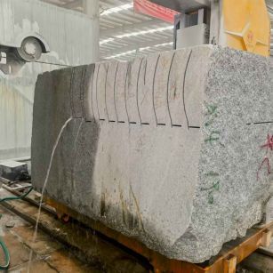 六盘水 602，大花芙蓉白，绳锯加工弧形路沿石