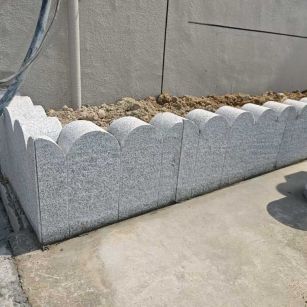 六盘水 芝麻白花岗岩花边石铺装效果图