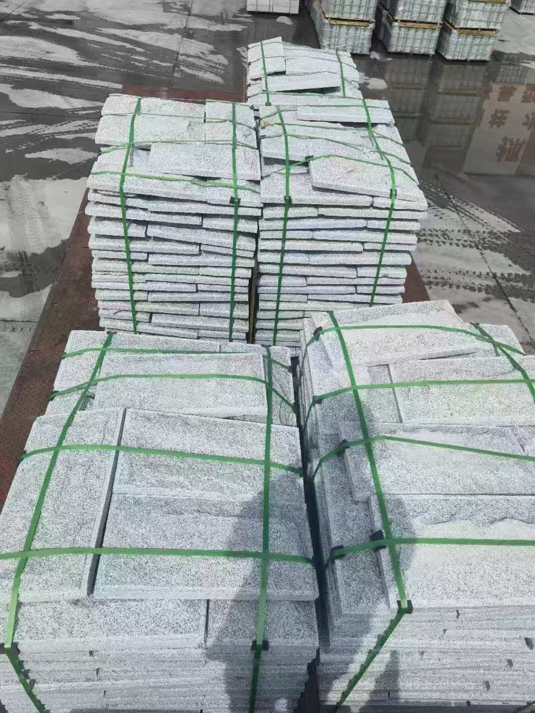六盘水 芝麻白蘑菇石装车出货