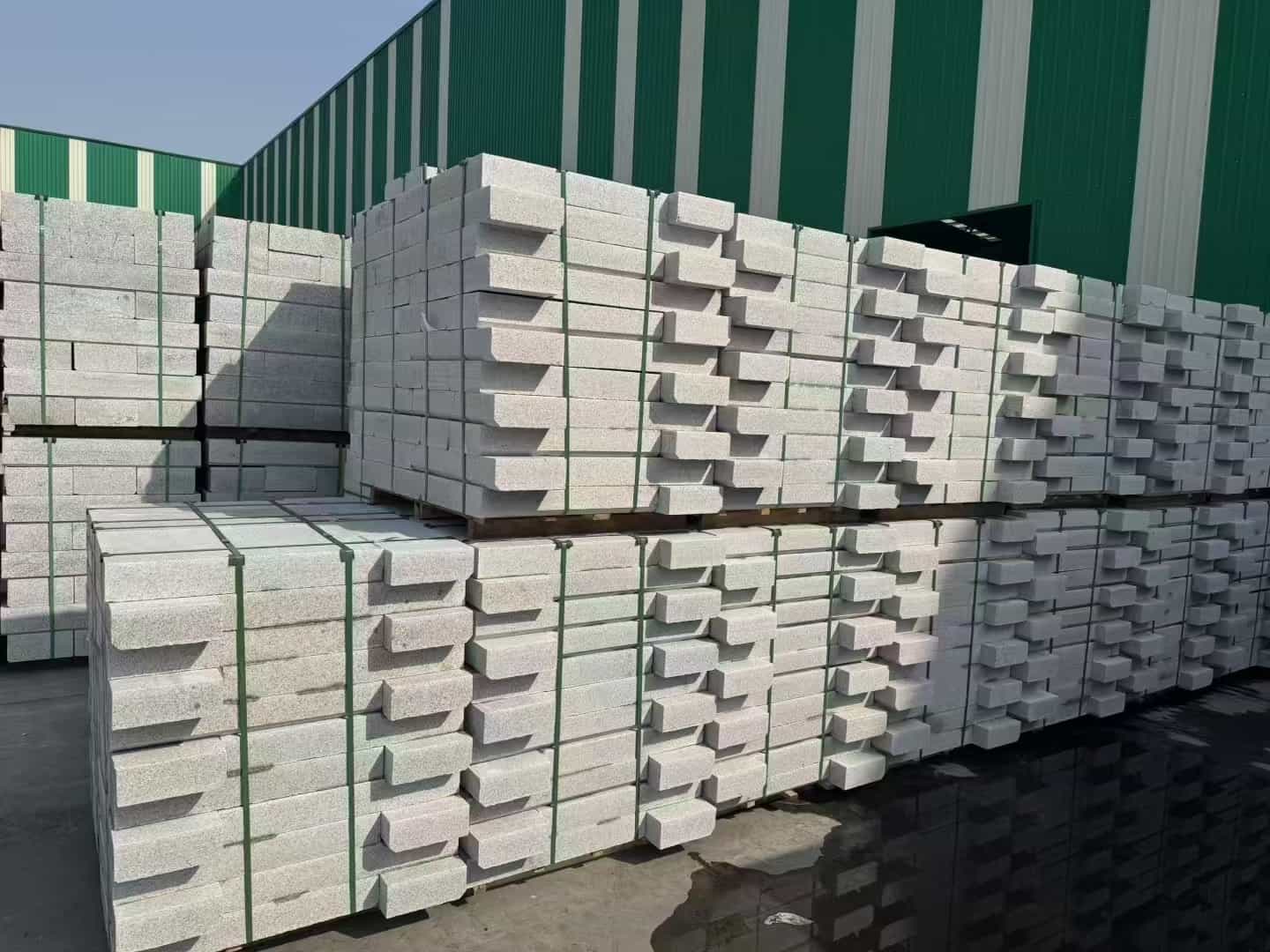 六盘水芝麻白路沿石