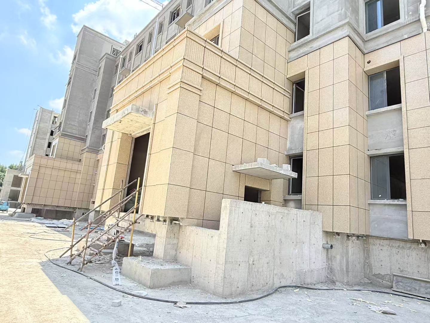六盘水 黄金麻干挂，工地实拍