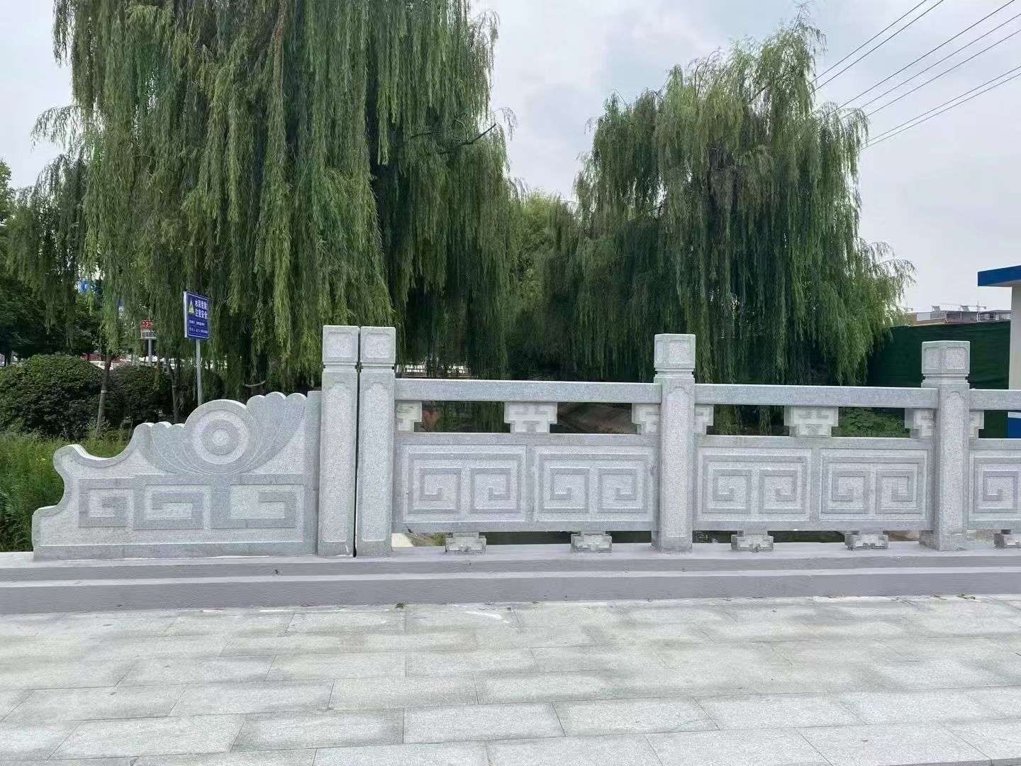 六盘水 芝麻灰桥栏杆、河道栏杆安装效果