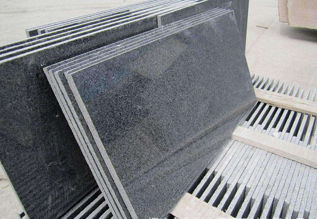 六盘水芝麻黑花岗岩的特点