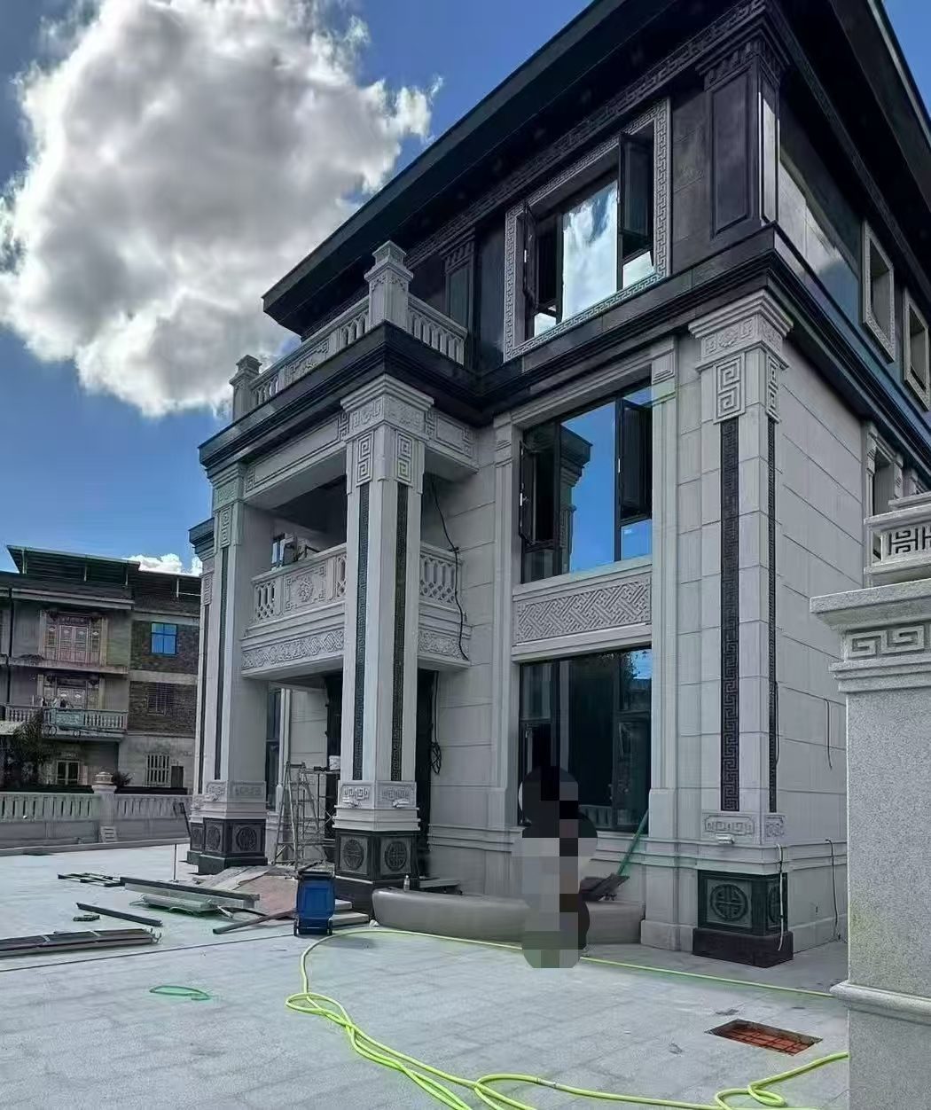 六盘水 别墅干挂，芝麻白与芝麻黑完美配合